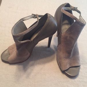 Pour la Victoire Ankle Strap Heels